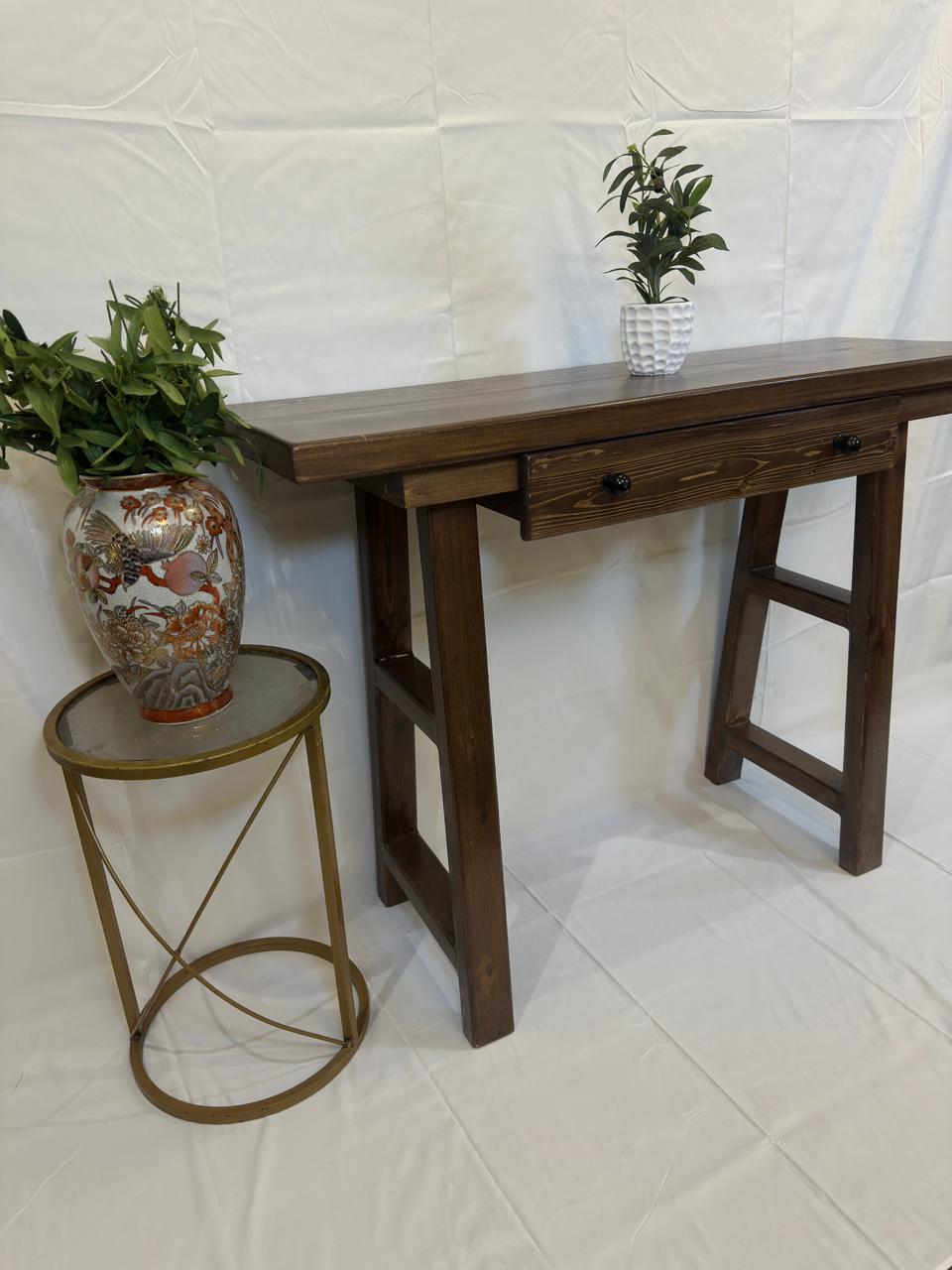 Wooden coffee corner with Drawer